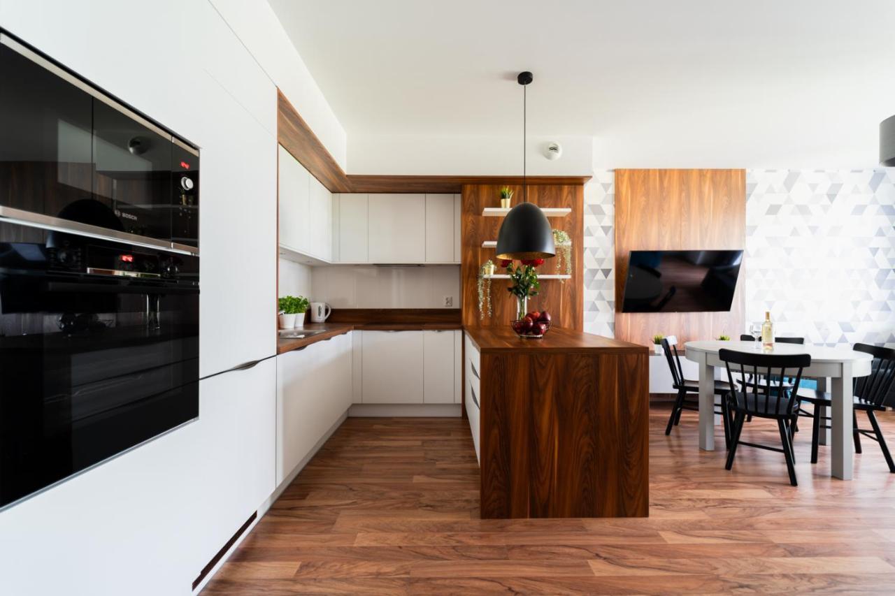 Big Apart - Atal Towers - 3 Rooms - Private Parking Place Βρότσλαβ Εξωτερικό φωτογραφία